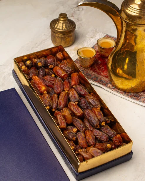 Coffee and Dates - تمر وقهوه