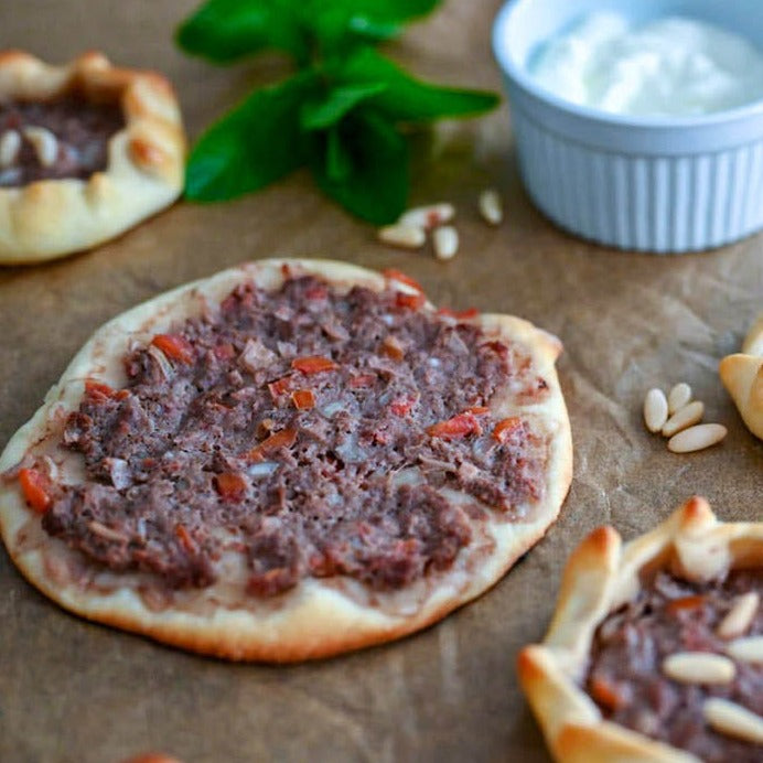 2 x Meat Medium Manakesh - مناقيش لحمة متوسطة الحجم