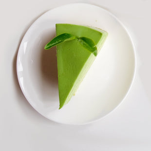 Cherry and Light PISTACHIO Cake - كيك بالتوت والفستق